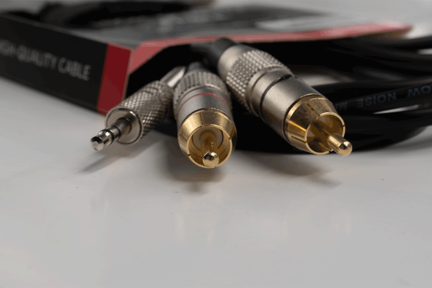 Event Audio MJ2RCA1.5 - 1.5m 2x RCA Male to Mini Jack Male Signal Lead - Red and Black Ring connectors 