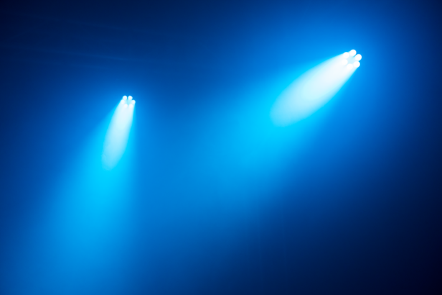 Event Lighting Lite LM6X15W 6x 15W LED RGBW blue light effect view