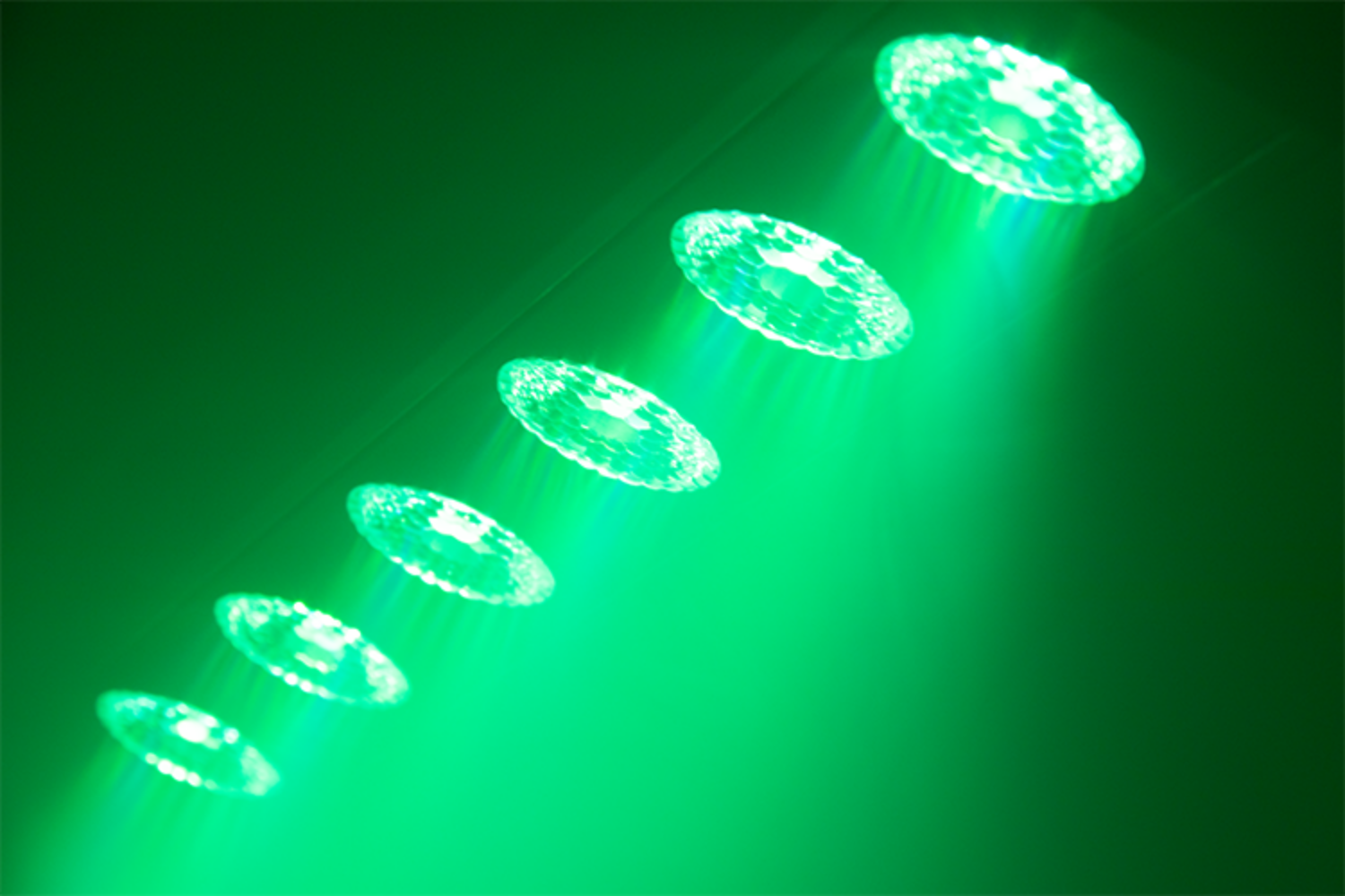 Event Lighting PIXBAR6X12 effect Green 1500 x 1000 px